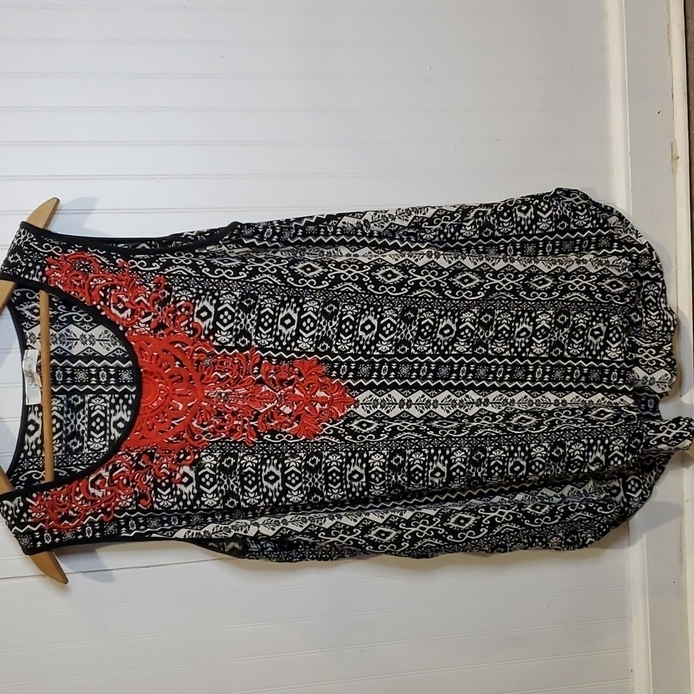 Solitaire Embroidered Longline Tank/sleeveless Top size 1X